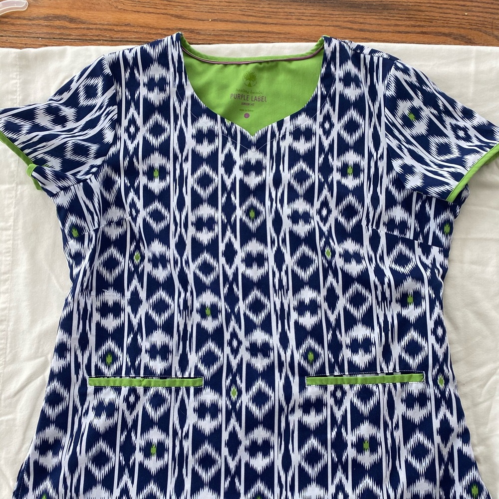 Scrub top